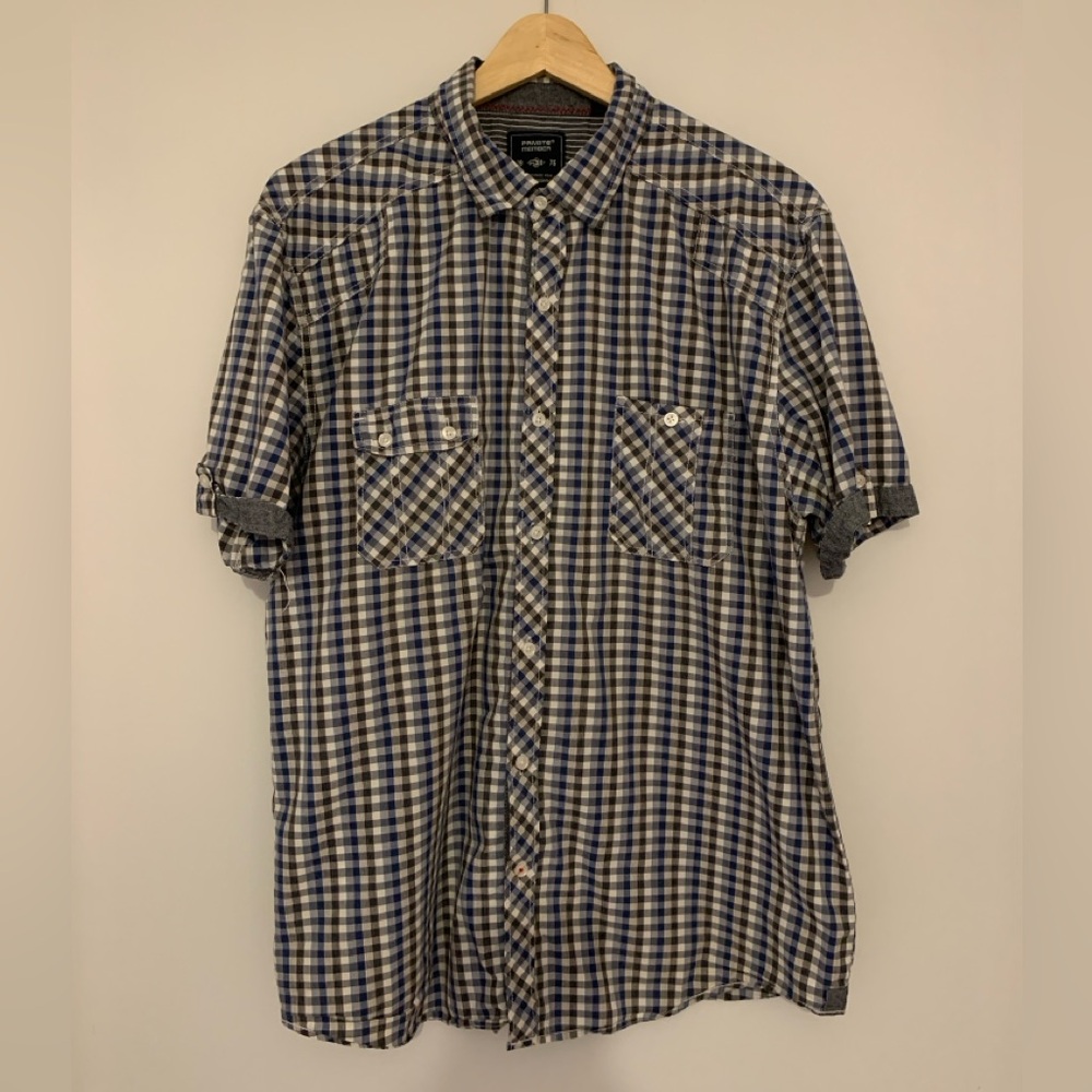 Men’s short sleeve casual button down, blue plaid size XL
